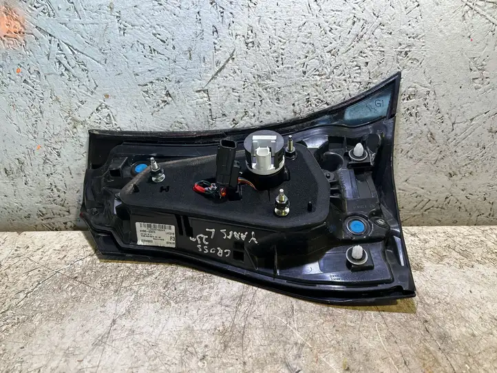 Toyota Yaris Cross (2020 - ) FL3528740249 Блок кнопок стеклоподъемников — фото 2