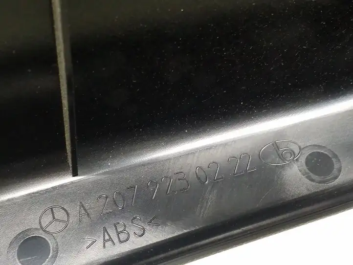 Mercedes-Benz E A207 (2010 - 2017) A2079230222 Накладка порога — фото 5