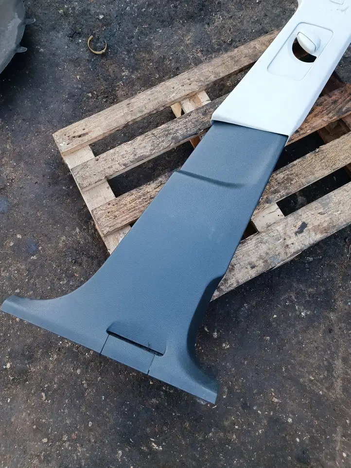 Volkswagen Tiguan (2007 - 2011)  5N0867292 Другая деталь отделки порогов/ стоек