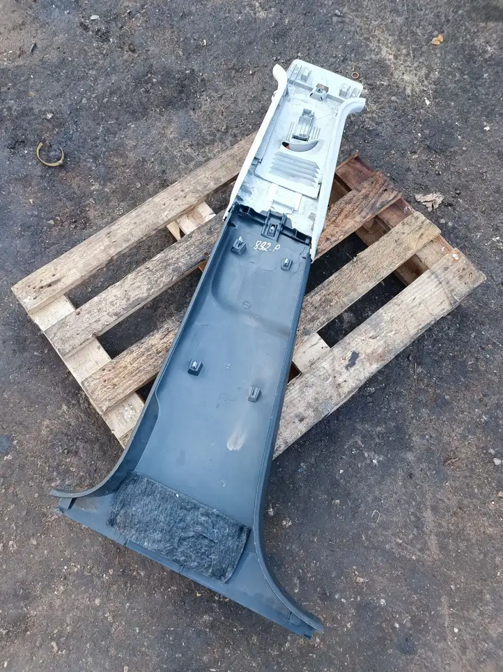 Volkswagen Tiguan (2007 - 2011)  5N0867292 Другая деталь отделки порогов/ стоек