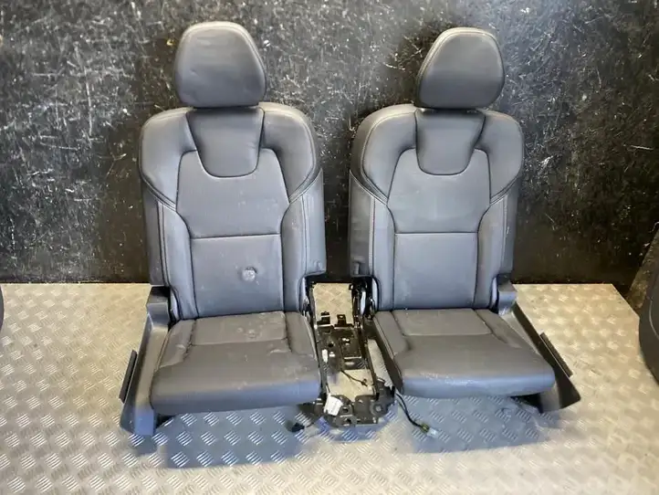 Volvo XC90 (2014 - 2019) Третий ряд сидений — фото 2