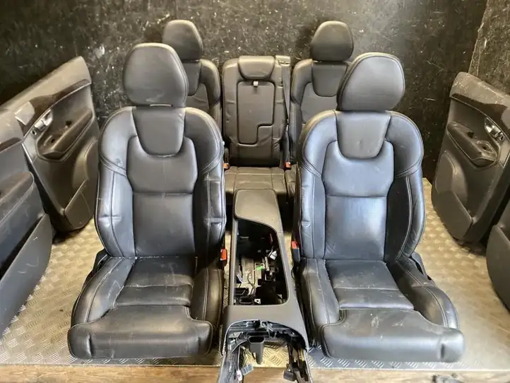 Volvo XC90 (2014 - 2019) Третий ряд сидений — фото 3