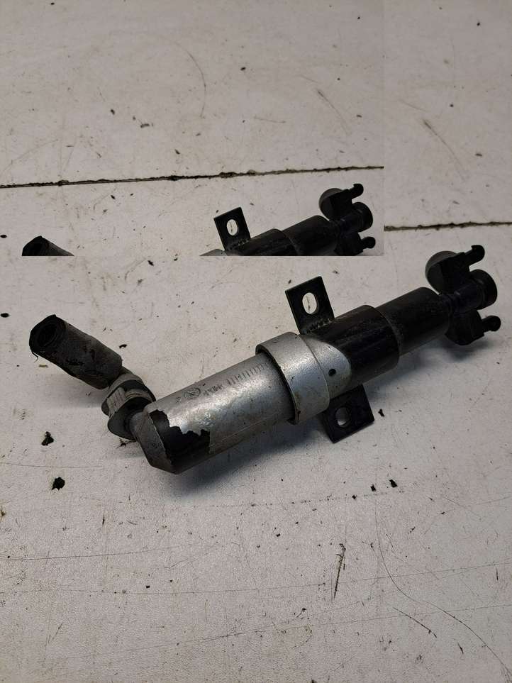 Volkswagen PASSAT B6 (2005 - 2010)  3C0955104A Распылитель (распылители)