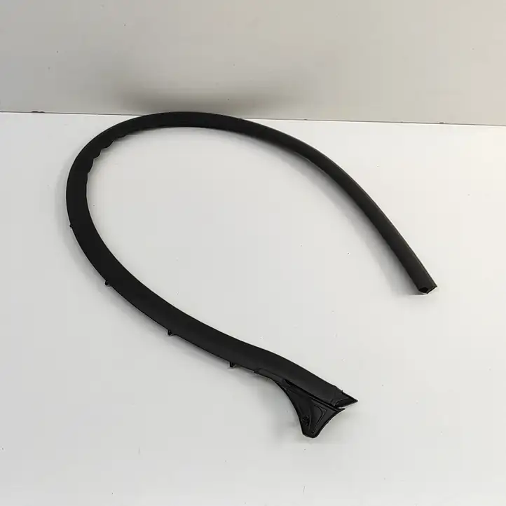 Volkswagen Golf VII (2013 - 2019) 5G4837652B Уплотнитель передней двери — фото 1