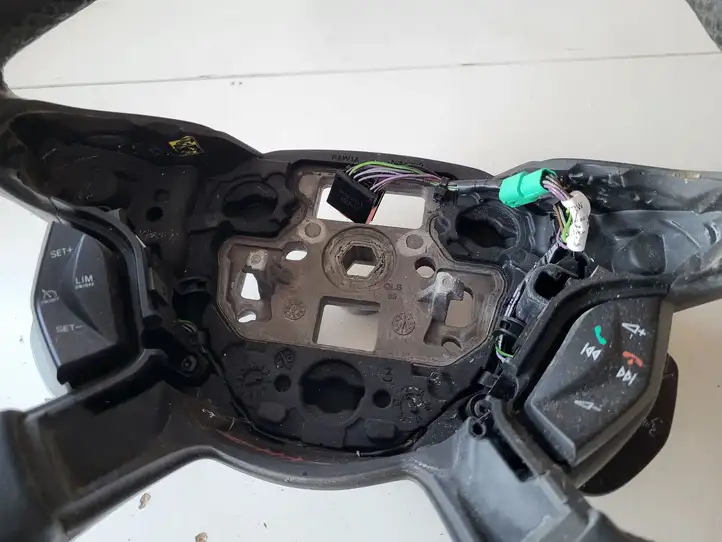 Ford C-MAX II (2010 - 2015) Руль — фото 3