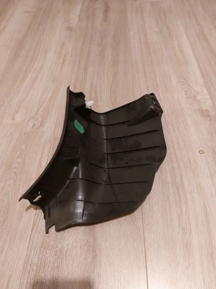 Toyota Auris E180 (2012 - 2018)  6211102320 Боковая отделка пространства для ног