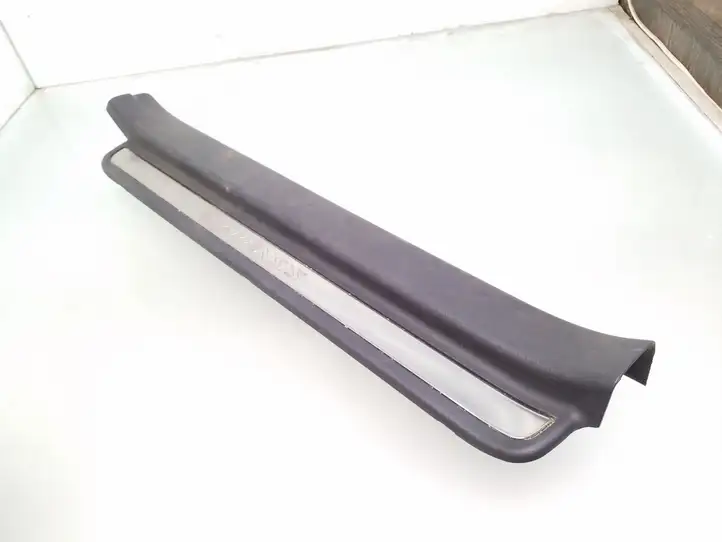 Toyota Avensis T250 (2006 - 2009) 6791305050 Внутренняя отделка переднего порога — фото 1
