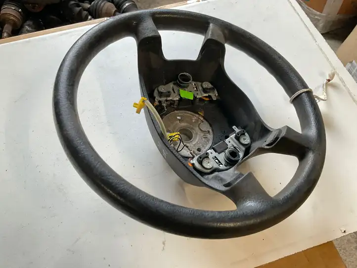 Skoda Fabia Mk1 (6Y) (1999 - 2007)  6V0419091E Руль
