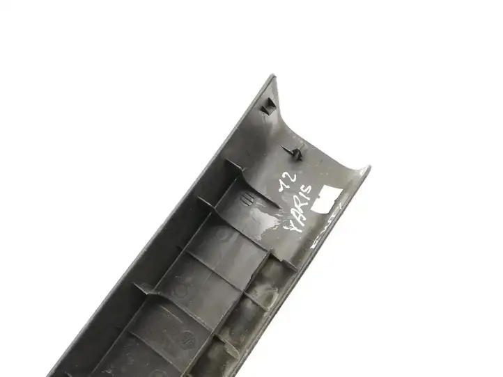 Toyota Yaris (2009 - 2012) 679140D100 Верхняя обшивка стойки B — фото 3