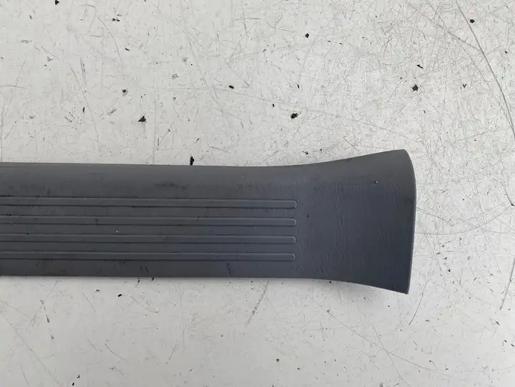 Toyota Previa (XR30, XR40) II (2000 - 2006) 6791328030 Внутренняя отделка переднего порога — фото 4