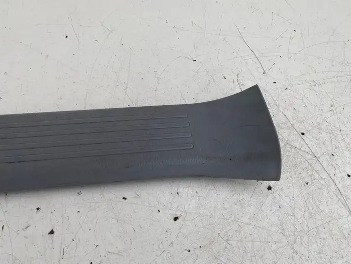 Toyota Previa (XR30, XR40) II (2000 - 2006) 6791428030 Внутренняя отделка переднего порога — фото 5