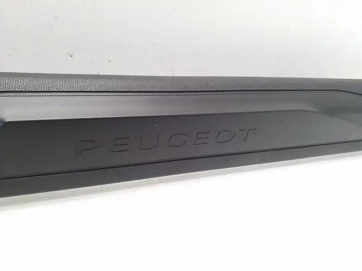 Peugeot 5008 II (2020 - ) 9824062277 Внутренняя отделка переднего порога — фото 2