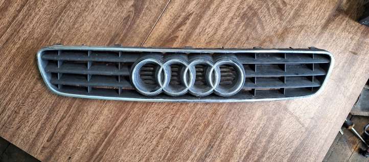 8L0807683 Audi A3 S3 8L Grotelės priekinės