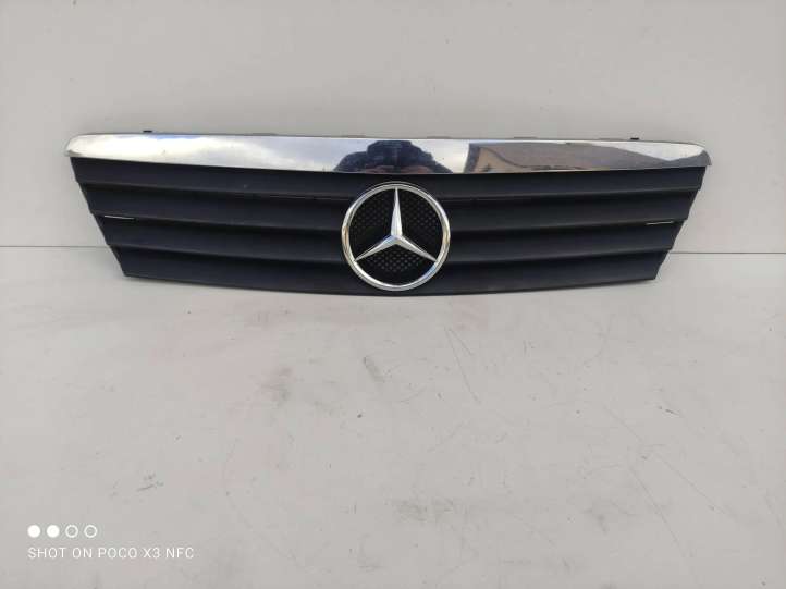 1688801483 Mercedes-Benz A W168 Grotelės priekinės