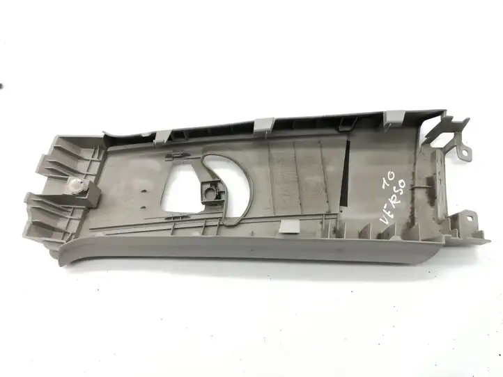 Toyota Verso (2009 - 2012) 7302302030 Верхняя обшивка стойки B — фото 2