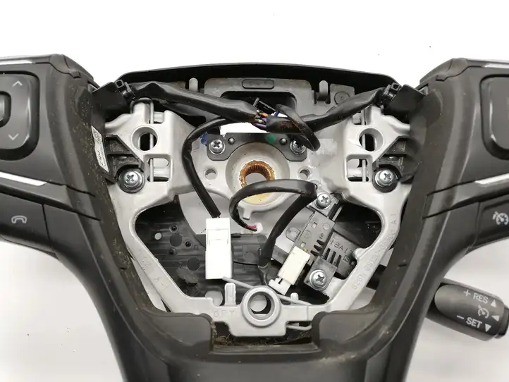 Toyota Avensis T270 (2015 - 2018) Руль — фото 4
