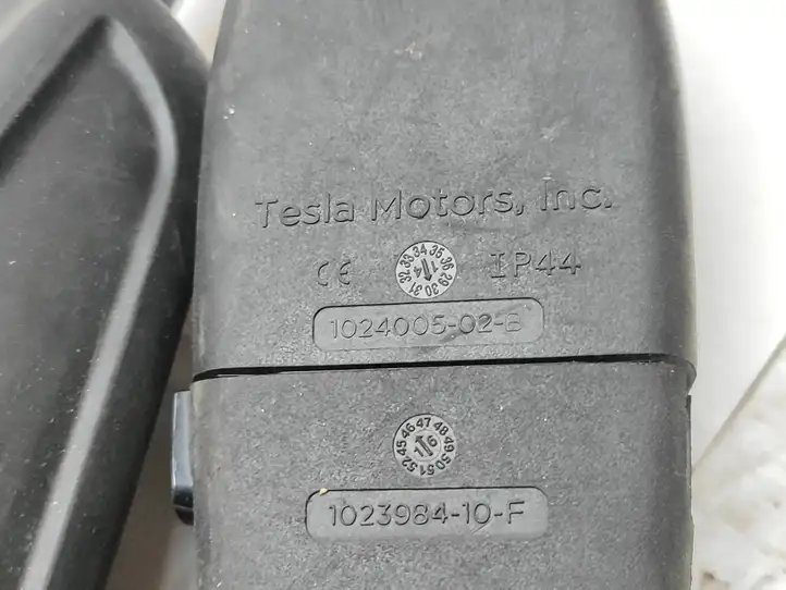 Tesla Model 3 (2024 - ) 102398410F Кабель для зарядки электромобилей — фото 4