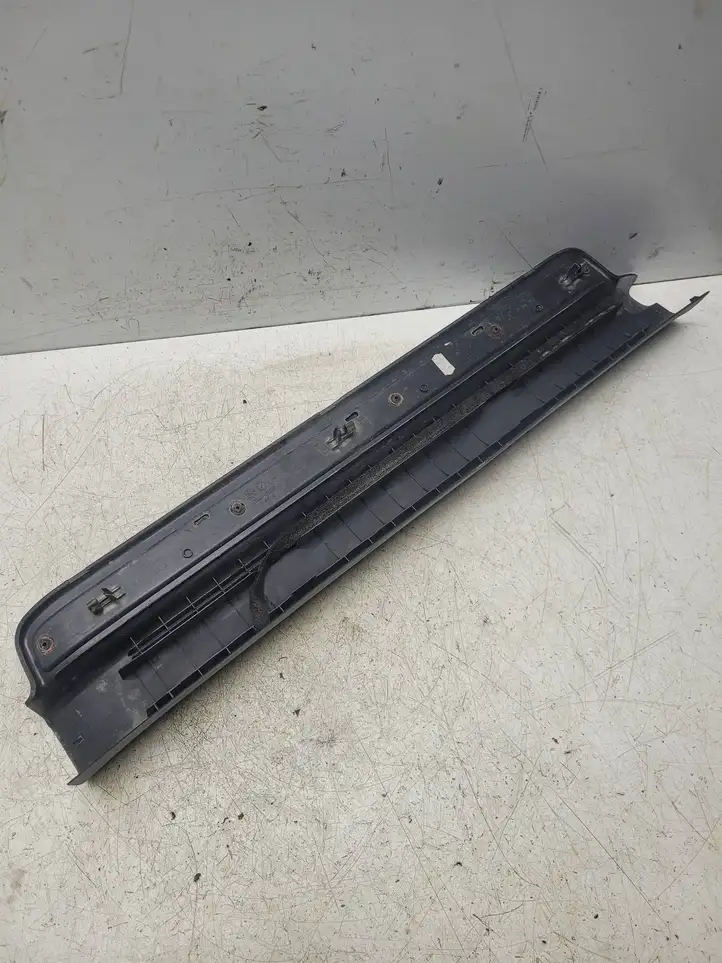 Toyota Avensis T250 (2003 - 2006) 6791405040 Внутренняя отделка переднего порога — фото 1