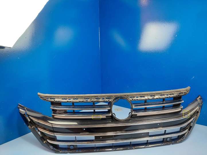 Volkswagen Arteon (2017 - )  3G8853655E Верхняя решётка