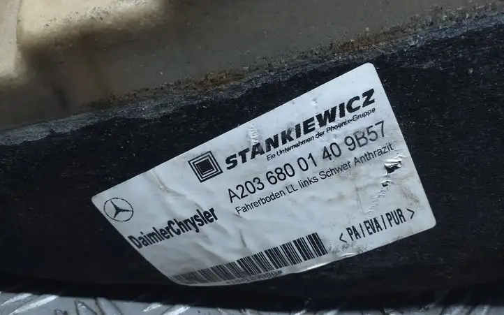 Mercedes-Benz C W203 (2000 - 2007) A2036800140 Передний коврик салона — фото 5