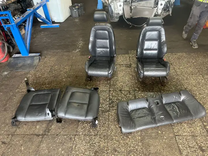 Audi TT (2003 - 2006)   Комплект сидений