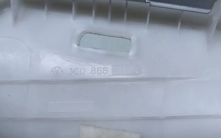 Volkswagen PASSAT B6 (2005 - 2010) 3C0868418F Накладка ремня безопасности — фото 2