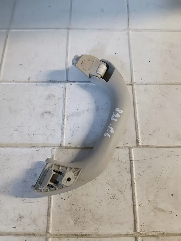 Volkswagen Tiguan (2007 - 2011) 1K0857607 Потолочная ручка передняя — фото 3