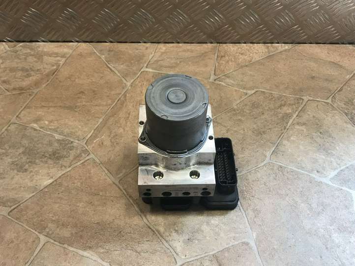 BMW 5 F10 F11 (2009 - 2016)  6876908 Блок ABS