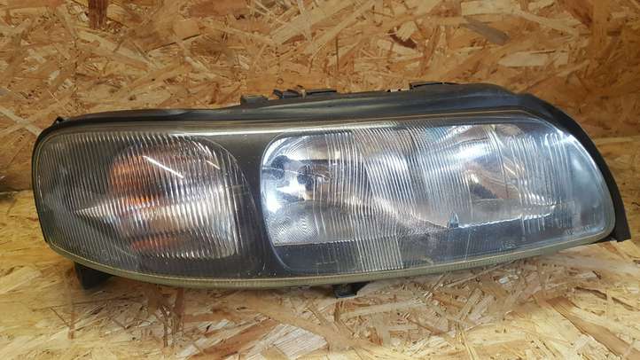 Volvo V70 (2000 - 2004)  8662922 Передняя фара