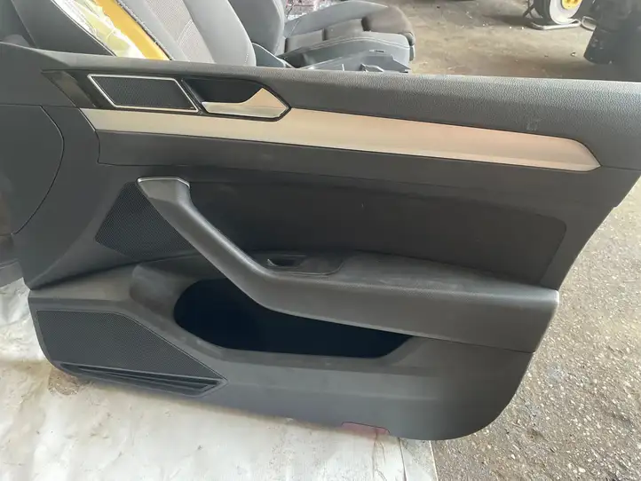 Volkswagen PASSAT B8 (2015 - ) Комплект салона — фото 12