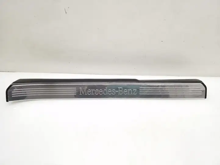 Mercedes-Benz S W221 (2005 - 2013) A2216800235 Внутренняя отделка переднего порога — фото 1