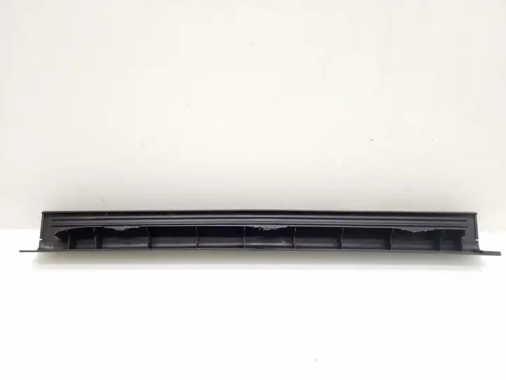 Mercedes-Benz C W204 (2007 - 2014) A2046860136 Внутренняя отделка переднего порога — фото 4