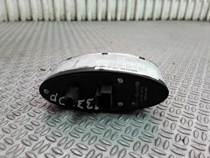 Mercedes-Benz E W211 (2002 - 2009) A2118211351 Блок кнопок стеклоподъемников — фото 2