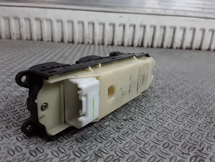 Toyota Avensis Verso (2001 - 2004) 8404044030 Блок кнопок стеклоподъемников — фото 2
