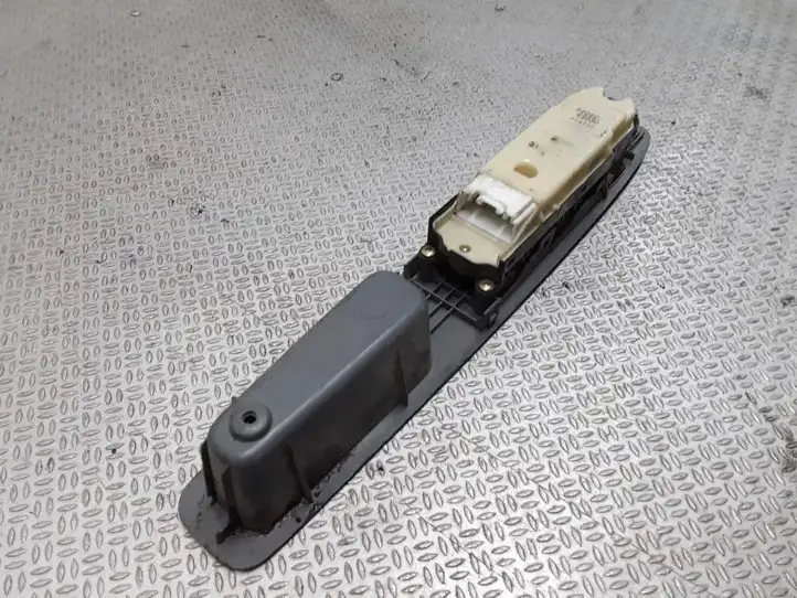 Toyota Avensis Verso (2001 - 2004) 8404044030 Блок кнопок стеклоподъемников — фото 2