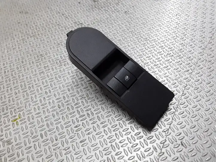 Opel Astra H (2004 - 2009) 13197132 Блок кнопок стеклоподъемников — фото 1