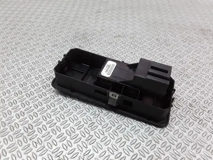 Land Rover Range Rover Sport L320 (2005 - 2009) YUD501070PVJ Блок кнопок стеклоподъемников — фото 2
