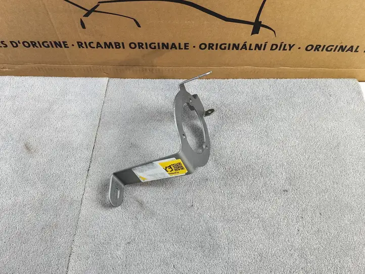 Audi A3/S3 8V (2012 - 2016)  5Q0906617A Держатель насоса вторичного воздуха