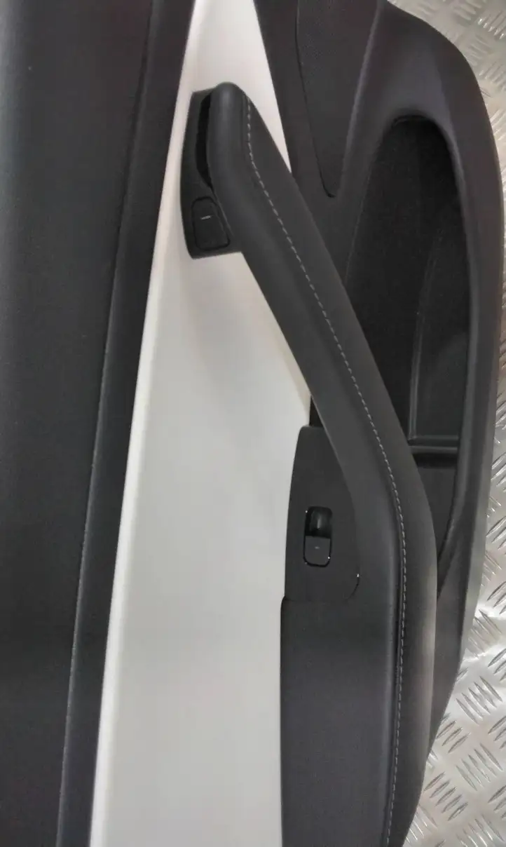 Tesla Model 3 (2017 - 2023) Комплект салона — фото 3