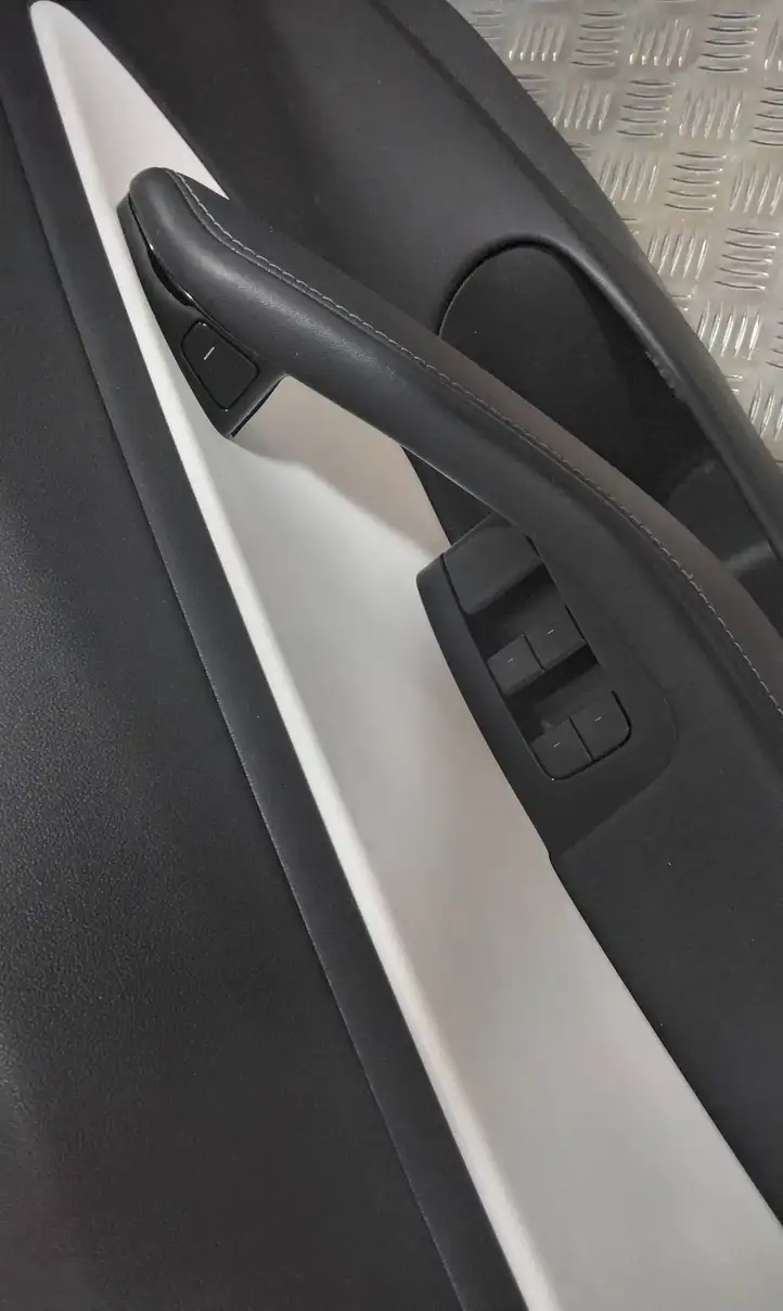 Tesla Model 3 (2017 - 2023) Комплект салона — фото 7