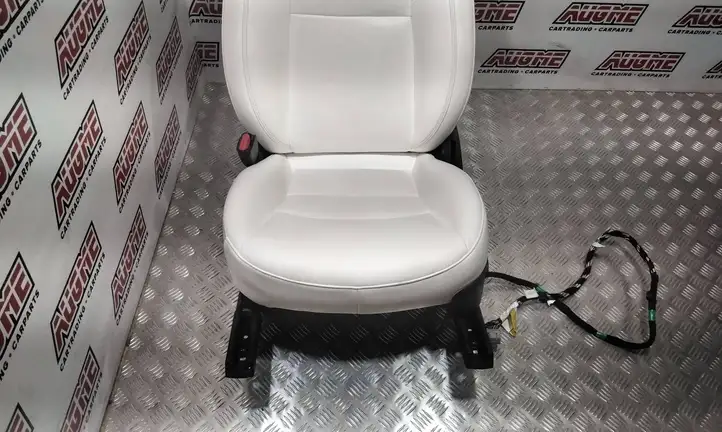 Tesla Model 3 (2017 - 2023) Комплект салона — фото 29