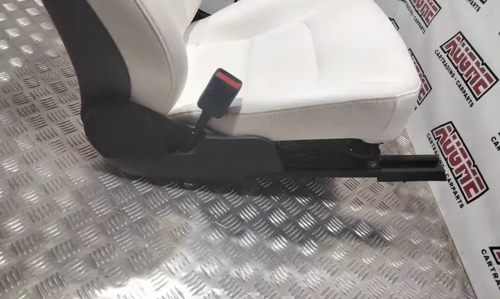 Tesla Model 3 (2017 - 2023) Комплект салона — фото 35