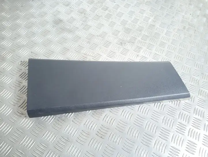 Land Rover Discovery 3 - LR3 (2004 - 2009) EMG500280 Нижняя обшивка стойки B — фото 1