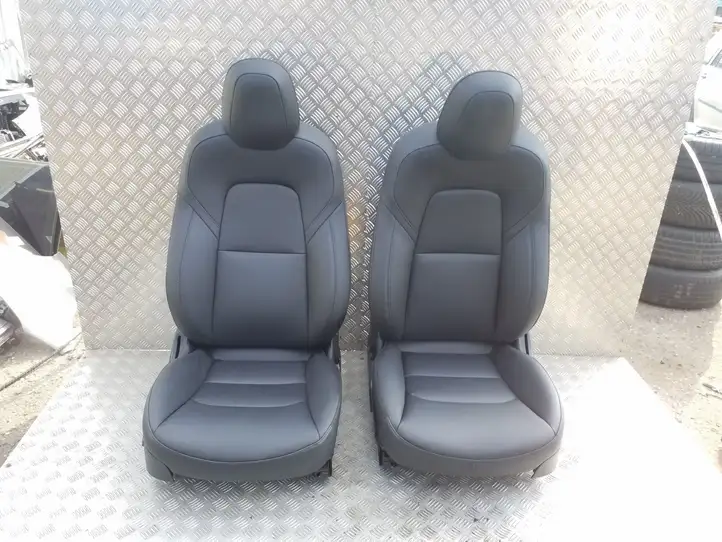Tesla Model 3 (2017 - 2023) Комплект салона — фото 1