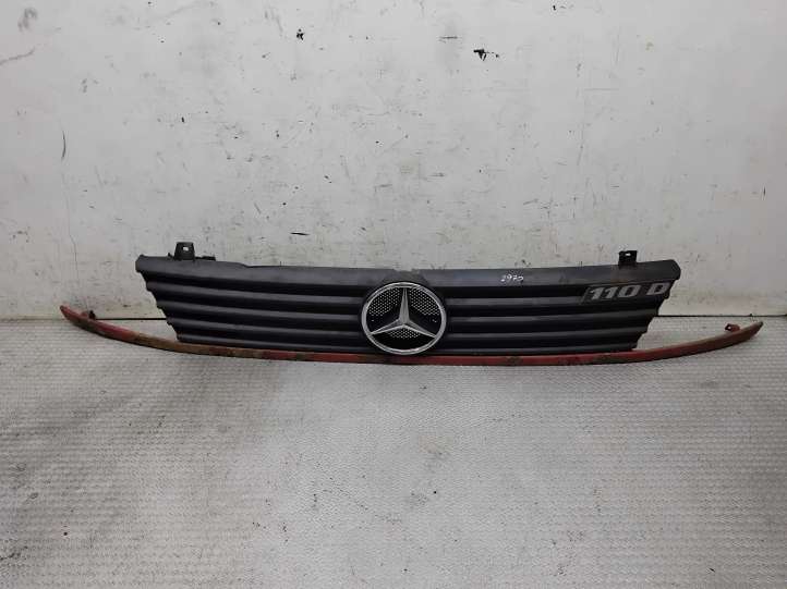 Mercedes-Benz Vito Viano W638 (1996 - 2003)  A6388880415 Верхняя решётка