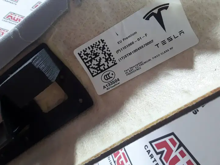 Tesla Model 3 (2017 - 2023) 110106601F Потолочная обшивка — фото 5
