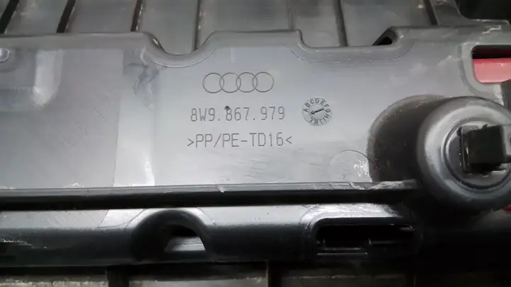 Audi A4 S4 B9 (2015 - 2019) 8W9867979 Комплект обшивки крышки багажника — фото 4