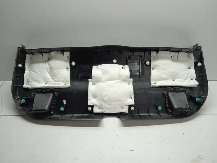 Toyota Prius (XW30) (2009 - 2015) 6775047020 Основной отделочный щит — фото 4