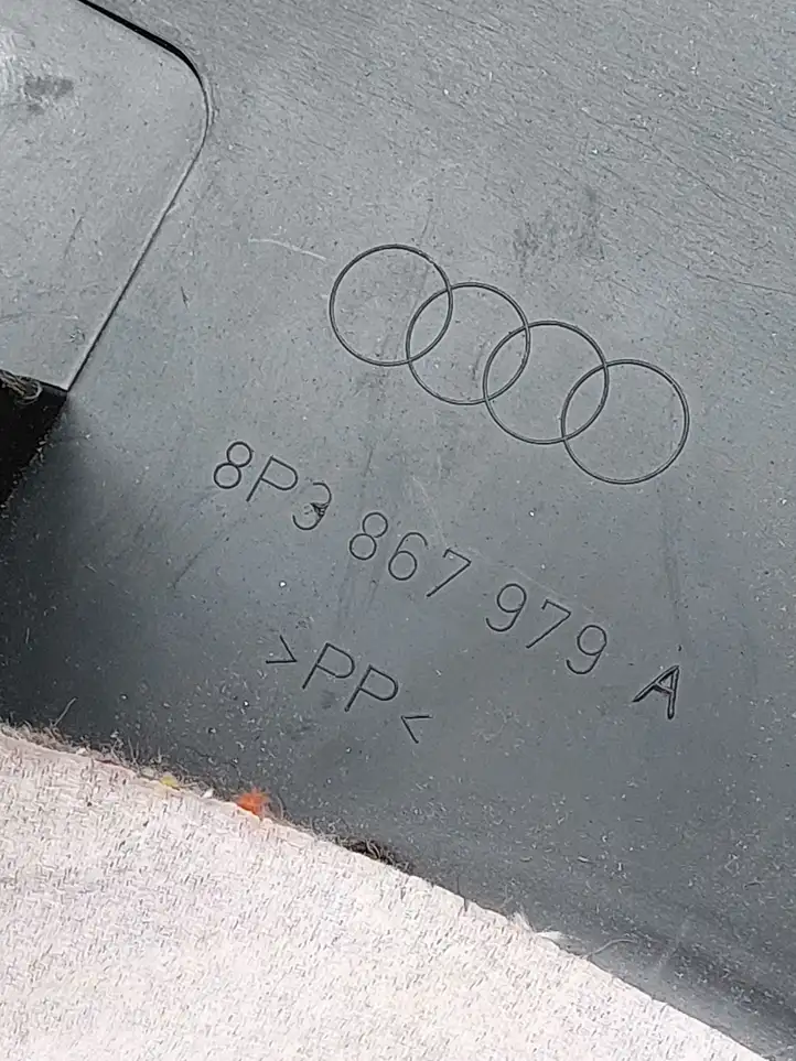 Audi A3/S3 8L (2000 - 2003) 8P3867979A Комплект обшивки крышки багажника — фото 3