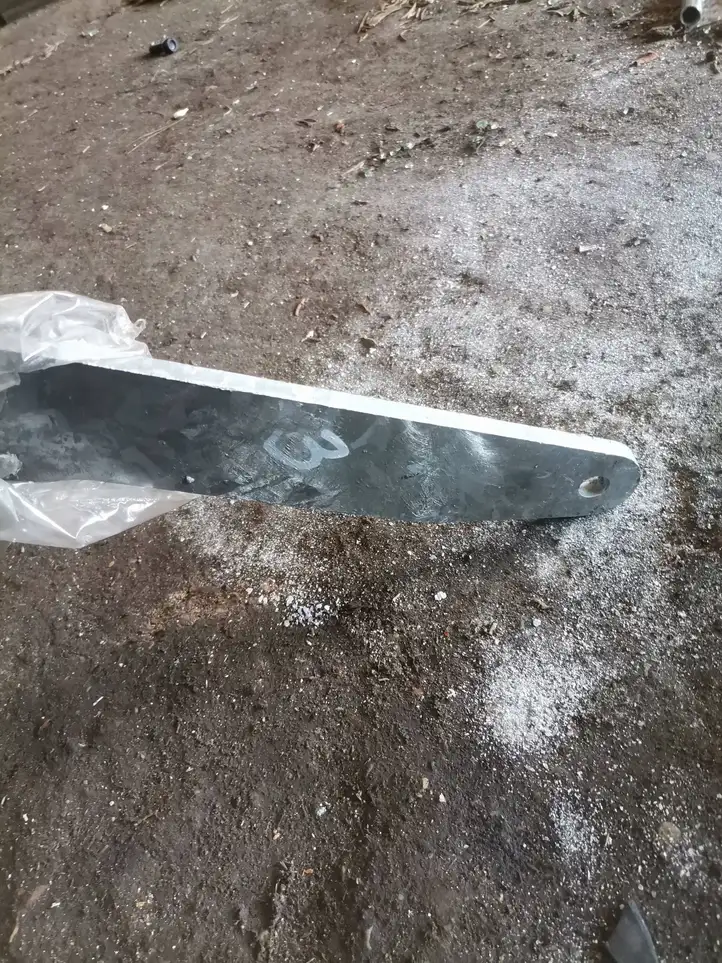 Dacia Logan II (2012 - 2020) Держатель — фото 3
